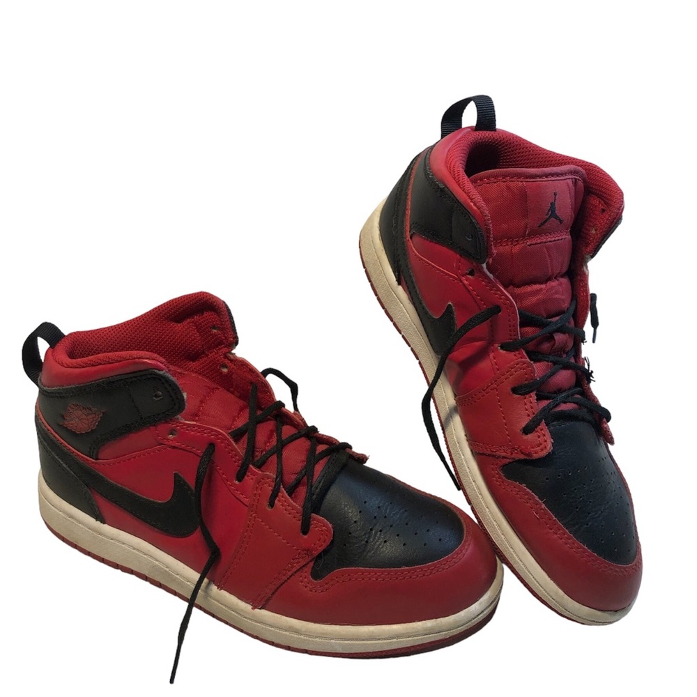 Nike Air Jordan 1 Mid Reverse Bred Gym Red / Black SZ Youth 3Y no box used